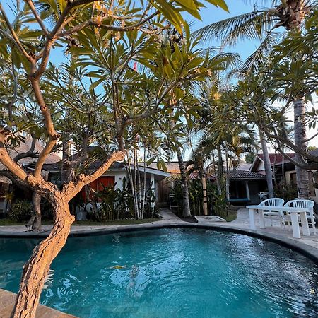 Coconut Dream Hotel Gili Trawangan Exterior photo
